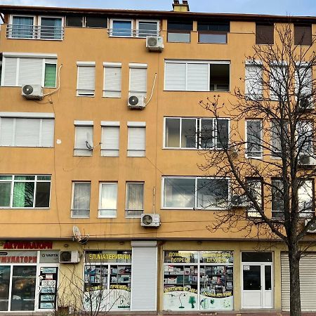 Town Place Apartment Kŭrdzhali Dış mekan fotoğraf